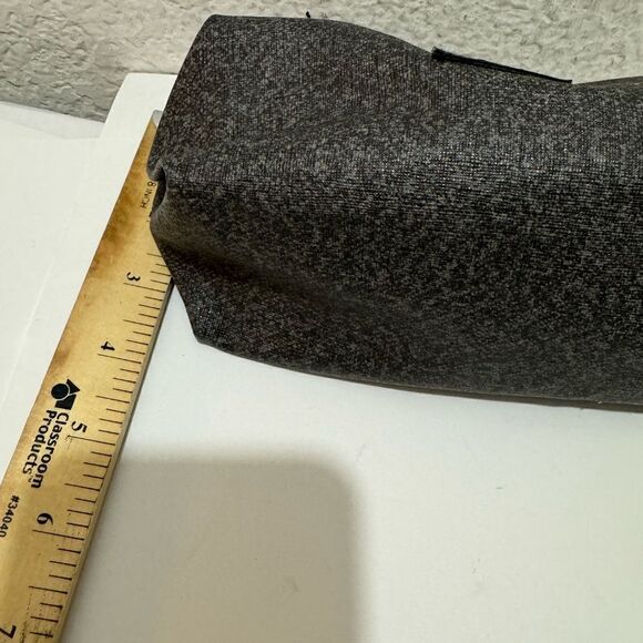 Tumi Delta First Class Travel Pouch - Picture 11 of 12